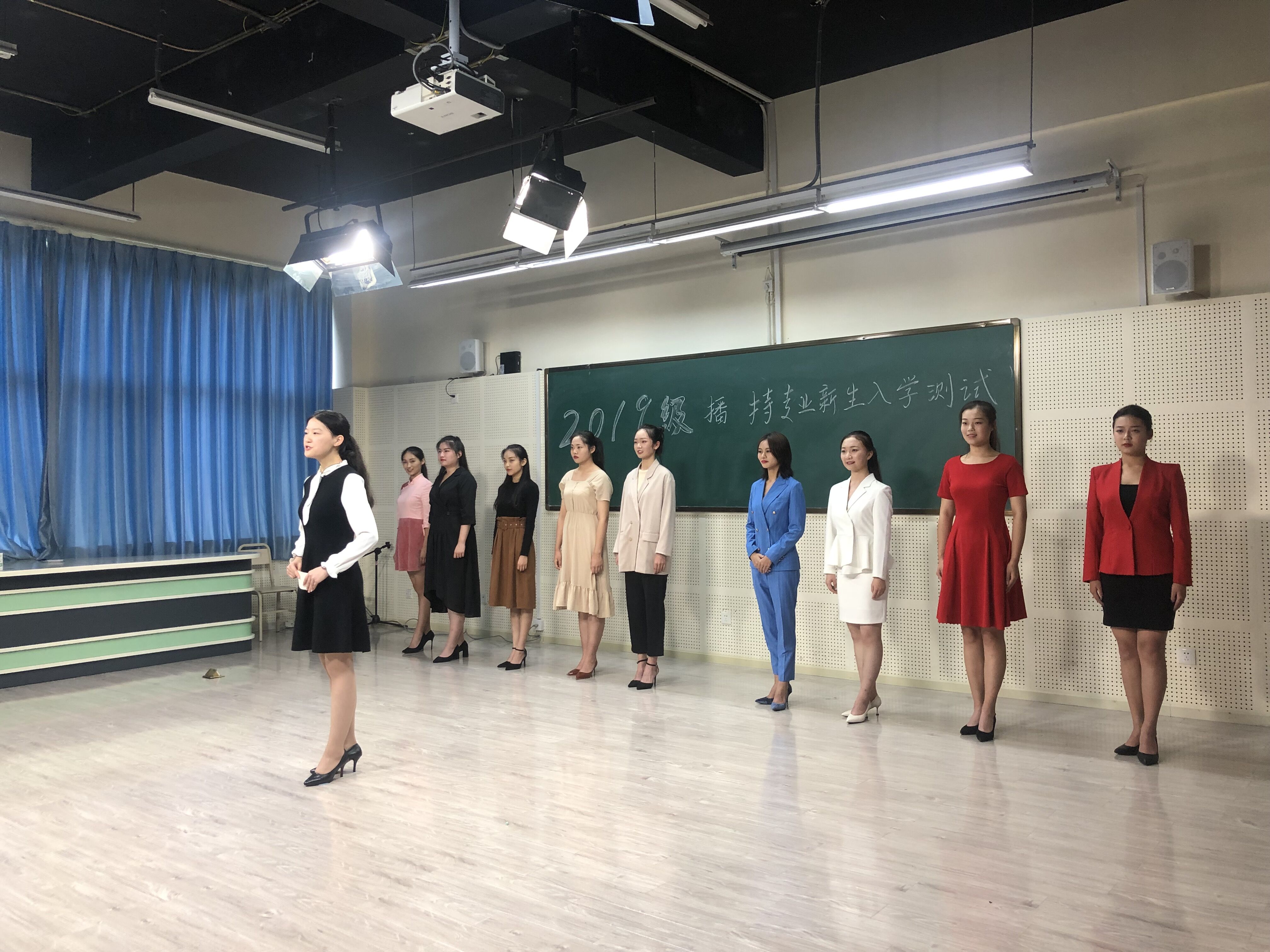播音与主持艺术类考场